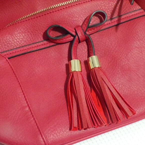 Red With Fringe Shoulder Bag with Gold Accents and Detachable Change Purse Zip - Picture 9 of 9